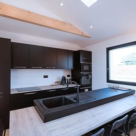 Magnifique Avec Balcon A Apartment