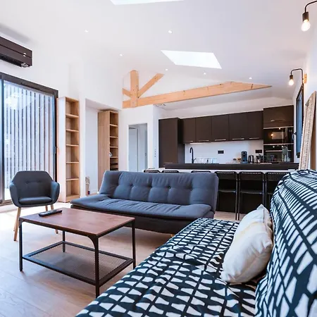 Magnifique Avec Balcon A