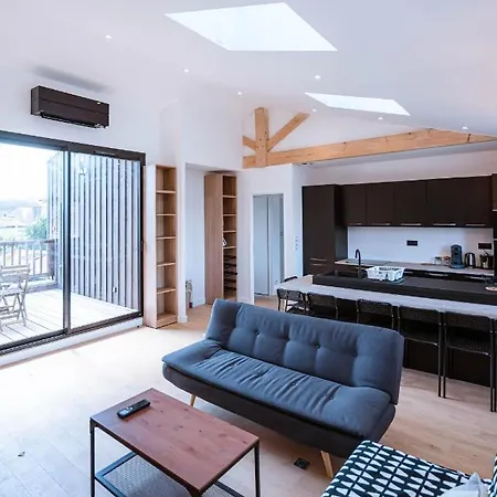 Apartment Magnifique Avec Balcon A Bordeaux