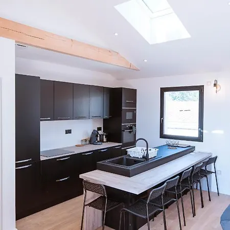 Magnifique Avec Balcon à *